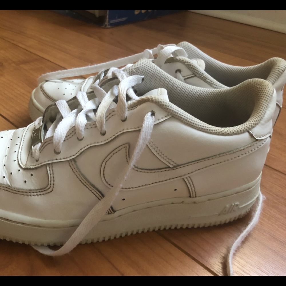 Nike AIR size 6 Y